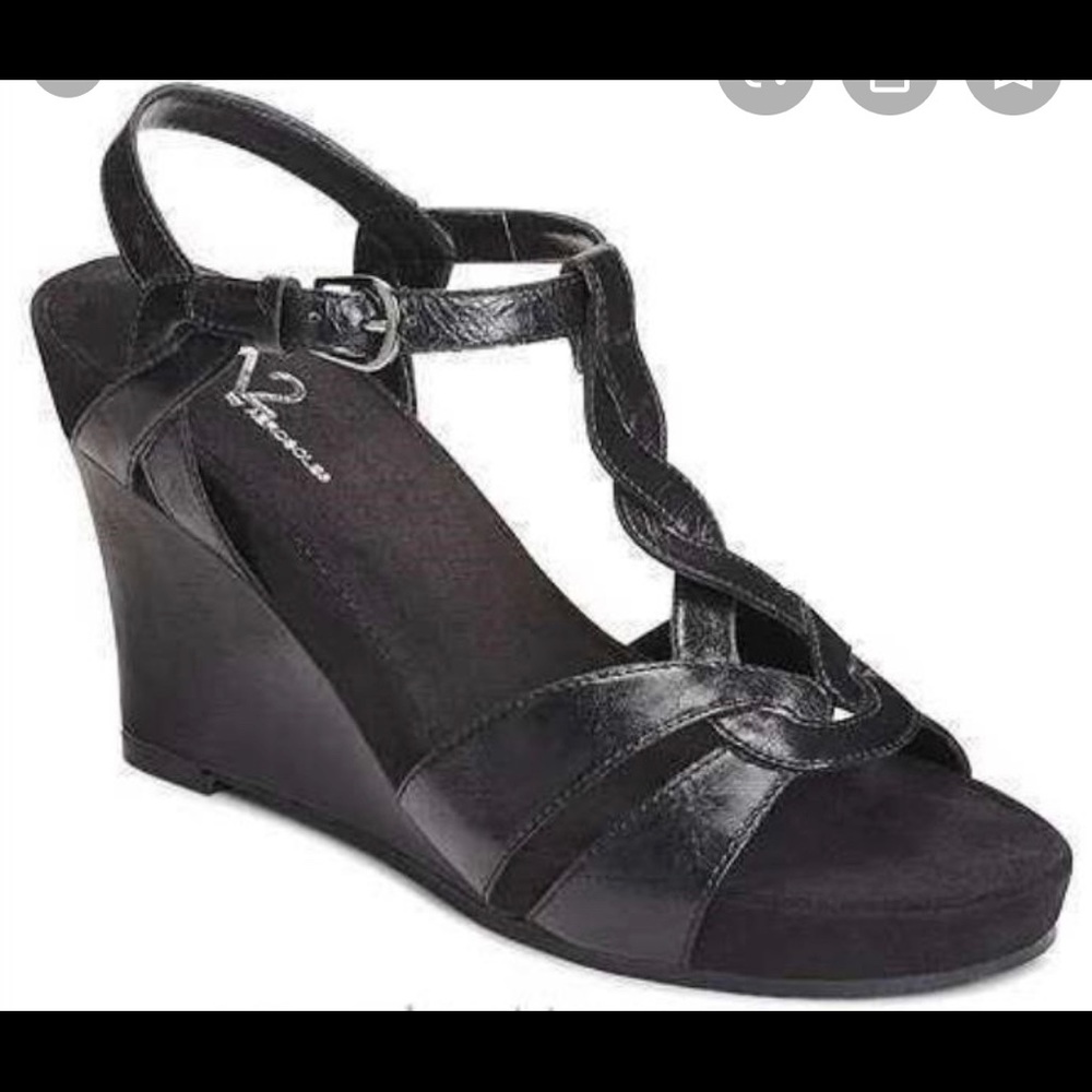 COMFY!!! A2 by Aerosoles! Black wedges!